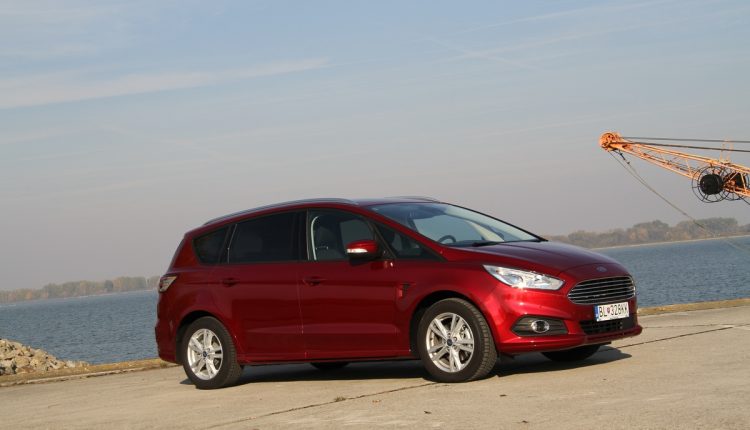FORD S-Max 1.5 EcoBoost_5242