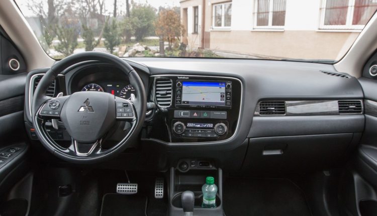 Mitsubishi Outlander.7