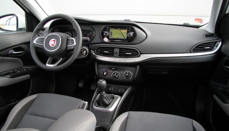 Fiat Tipo 1,6 JTDM 120 k Opening Edition Plus IMG_3466