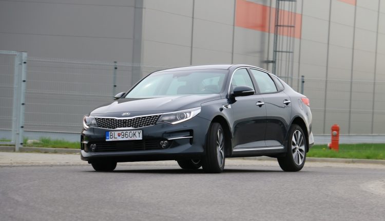 Kia Optima vs Renault Talisman 159