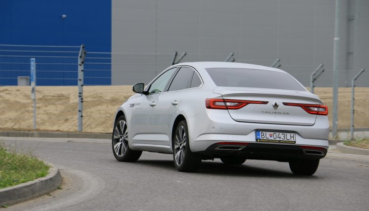 Kia Optima vs Renault Talisman 172