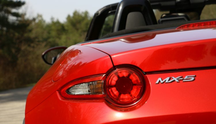 Mazda MX-5 2,0 001