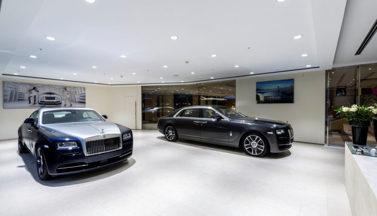 Rolls-Royce showroom v Prahe