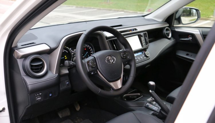 Toyota RAV4 Hybrid 040