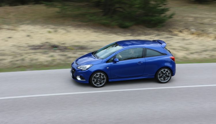 Corsa OPC vs Clio RS Trophy 082