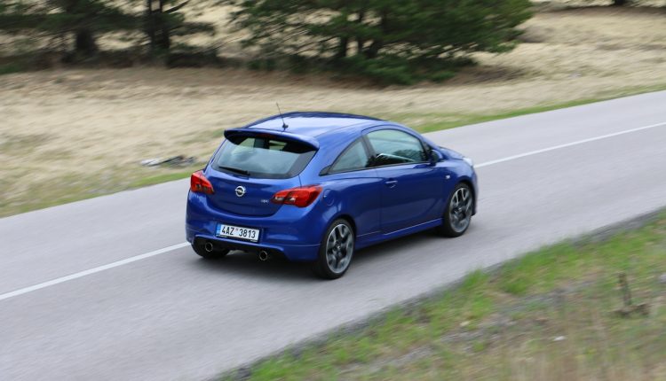 Corsa OPC vs Clio RS Trophy 086