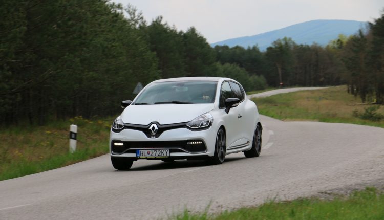 Corsa OPC vs Clio RS Trophy 094