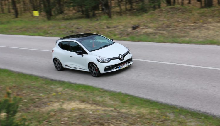 Corsa OPC vs Clio RS Trophy 103