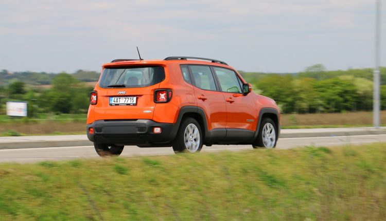 Jeep Renegade FWD 007