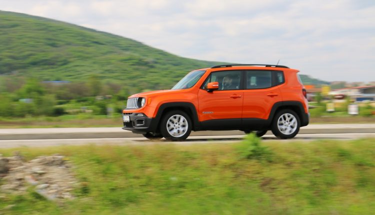 Jeep Renegade FWD 009