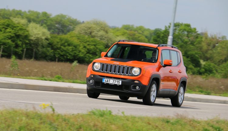 Jeep Renegade FWD 010