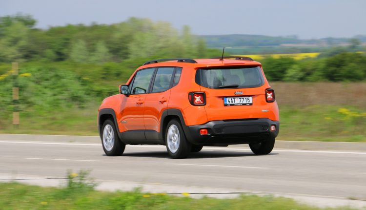 Jeep Renegade FWD 016