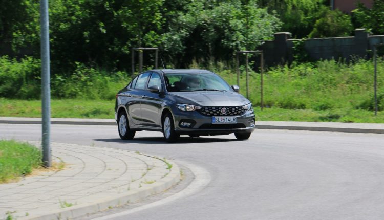 Fiat Tipo vs Skoda Rapid 052