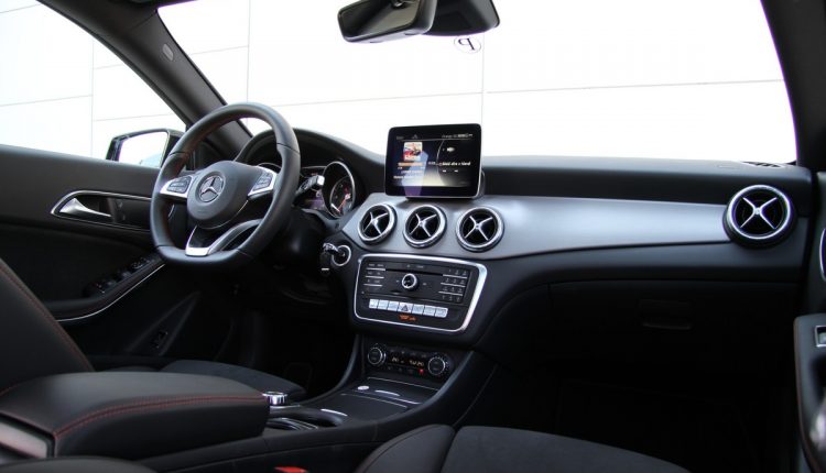 MERCEDES-BENZ CLA 220d 4Matic_00012