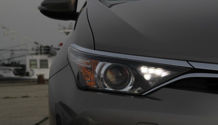 _RENAULT Megane Grandtour vs TOYOTA Auris Touring Sports_00014