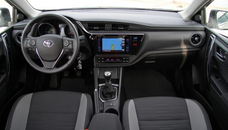 TOYOTA Auris Touring Sports_00001