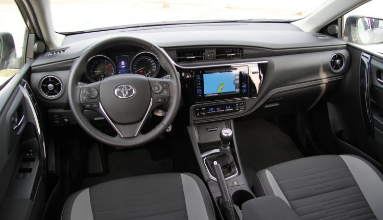 TOYOTA Auris Touring Sports_00002