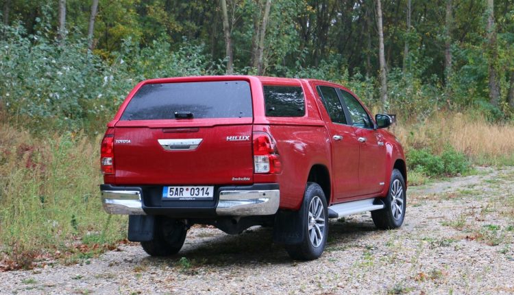 Toyota Hilux automat 026