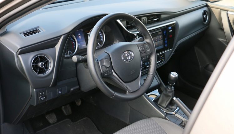 Toyota Corolla 2017 1,6 003