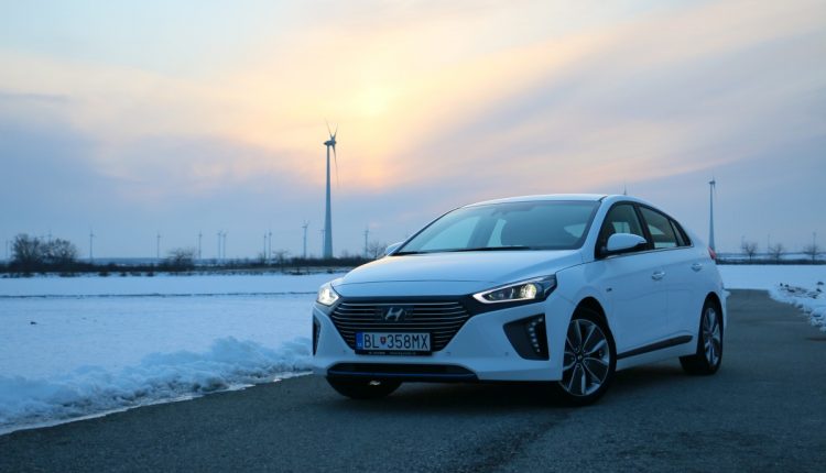 Hyundai Ioniq Hybrid 009