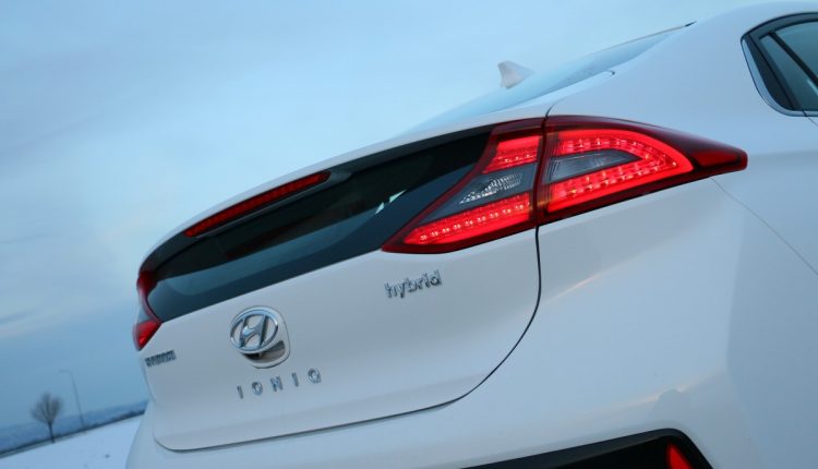 Hyundai Ioniq Hybrid 013