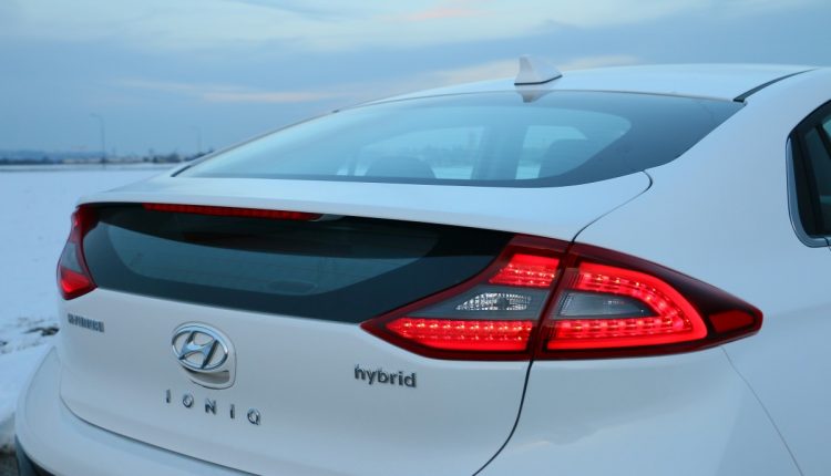 Hyundai Ioniq Hybrid 014