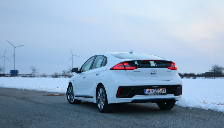 Hyundai Ioniq Hybrid 017