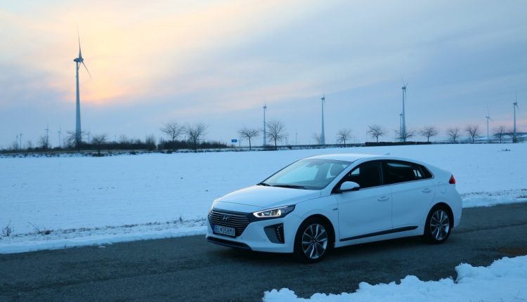 Hyundai Ioniq Hybrid 034