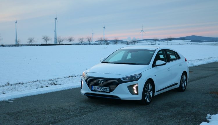 Hyundai Ioniq Hybrid 036