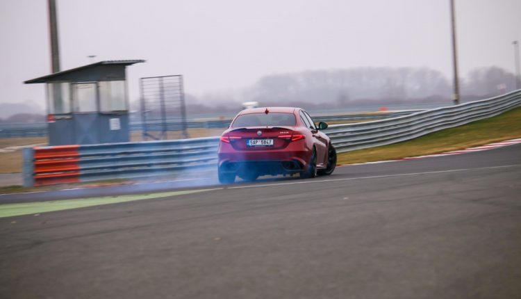 Alfa Romeo Giulia Quadrifoglio 010