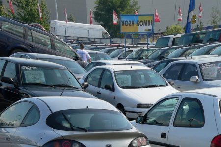 Trh s ojazdenými autami trpí podvodmi