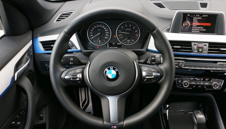BMW X1 xDrive20i 012