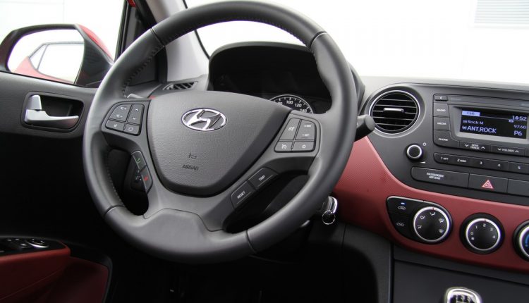 HYUNDAI i10 1,2i_00040