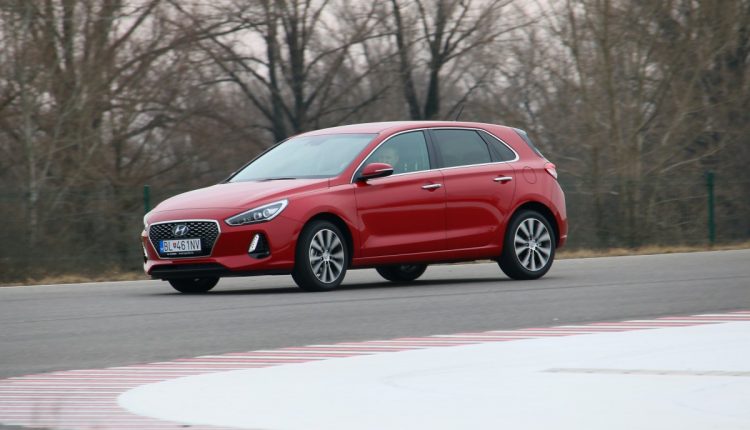 Multitest Hyundai i30 vs Volkswagen Golf 013