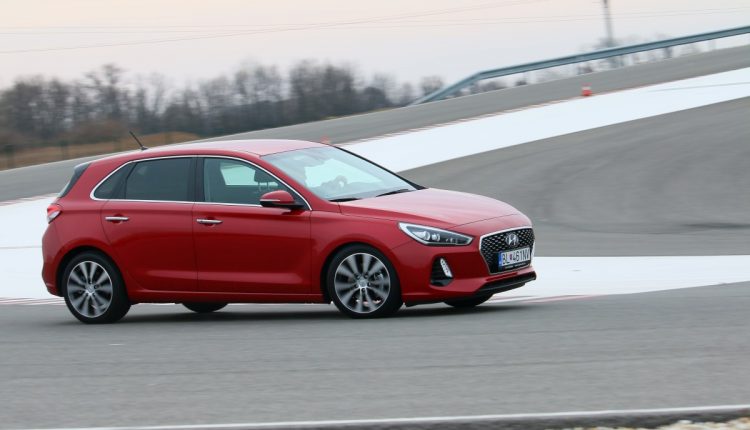 Multitest Hyundai i30 vs Volkswagen Golf 019