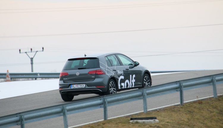 Multitest Hyundai i30 vs Volkswagen Golf 020