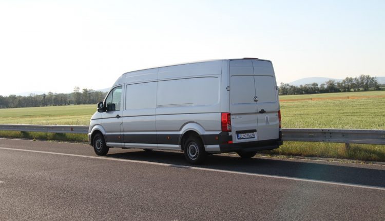 VOLKSWAGEN Crafter skriňová dodávka L4H3 35 2,0 BiTDI 177 k FWD _00072