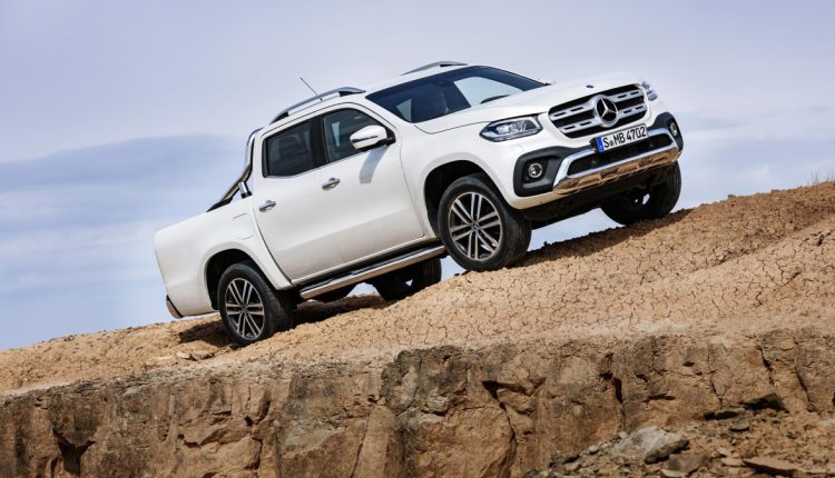 Mercedes-Benz-tridy-X-pick-up-11