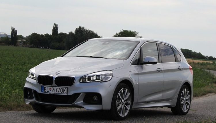 BMW 225 xe 00038