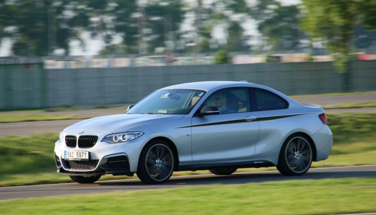 BMW M240i 0010