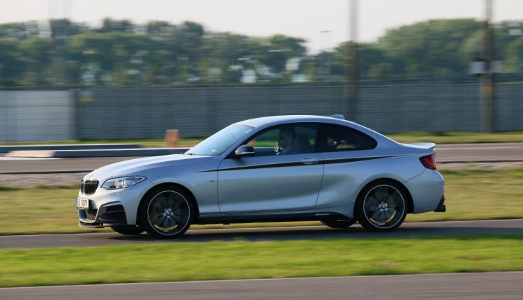 BMW M240i 0012