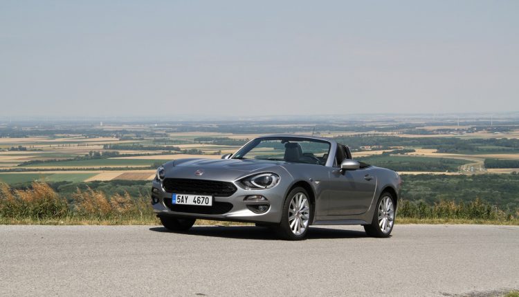 FIAT 124 Spider 1,4 Turbo MultiAir Lusso 00003