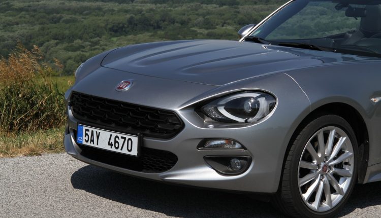 FIAT 124 Spider 1,4 Turbo MultiAir Lusso 00006