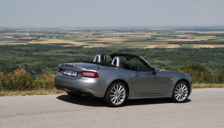 FIAT 124 Spider 1,4 Turbo MultiAir Lusso 00017