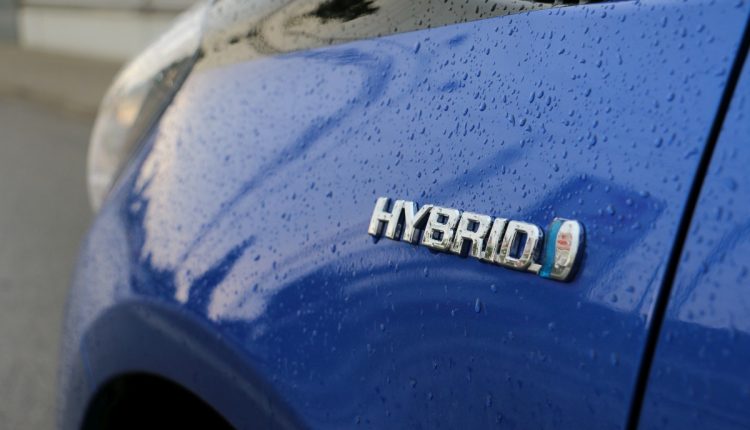 Toyota Yaris Hybrid 2017 0005