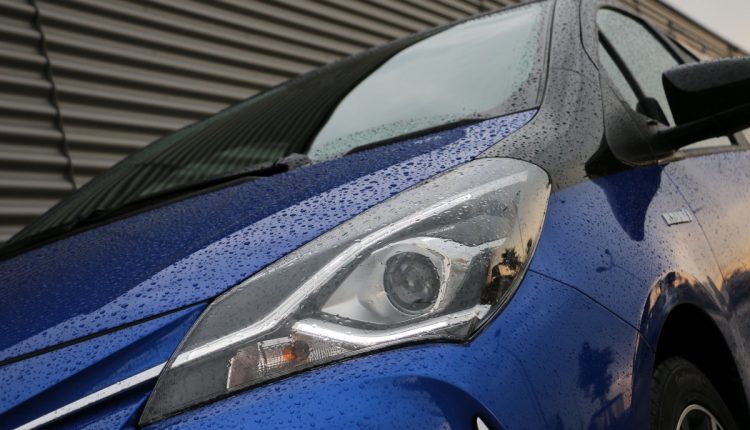 Toyota Yaris Hybrid 2017 0007
