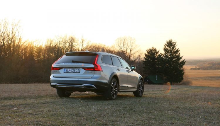 Volvo V90 Cross Country 0050