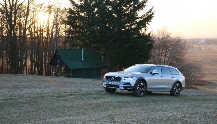 Volvo V90 Cross Country 0055