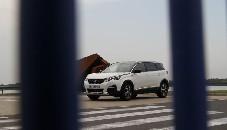 PEUGEOT 5008 1,6 THP 165 EAT6 Allure 00011