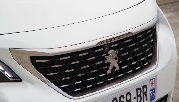 PEUGEOT 5008 1,6 THP 165 EAT6 Allure 00016